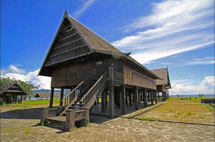 Rumah Adat Kalimantan Tengah