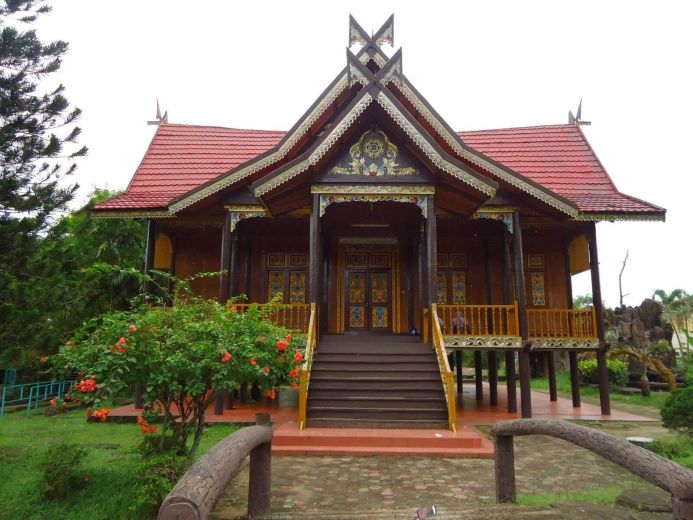 Rumah adat provinsi Jambi