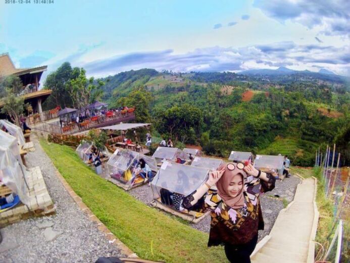 Lereng Anteng Panoramic Coffee Place pada waktu siang